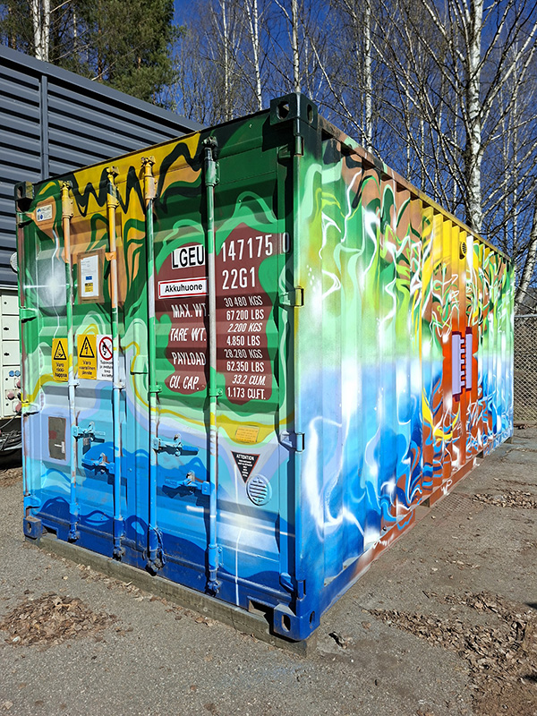 Kuva kontista jonne sijoitettu virtausakku.